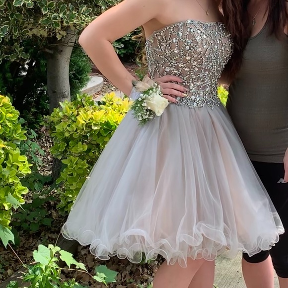 Prom / homecoming dress - Picture 2 of 5